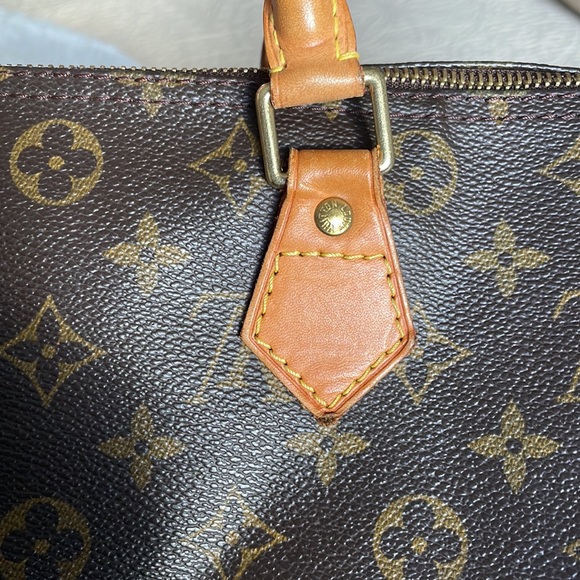 Authentic Louis Vuitton Speedy 30 - Picture 5 of 16